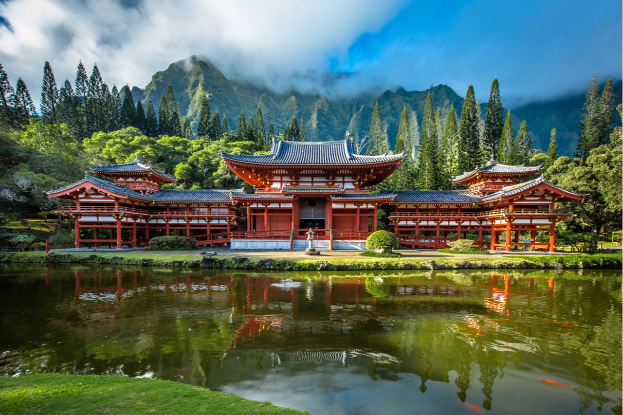 Byodo-In Temple in Valley of the Temples, best views in Oahu