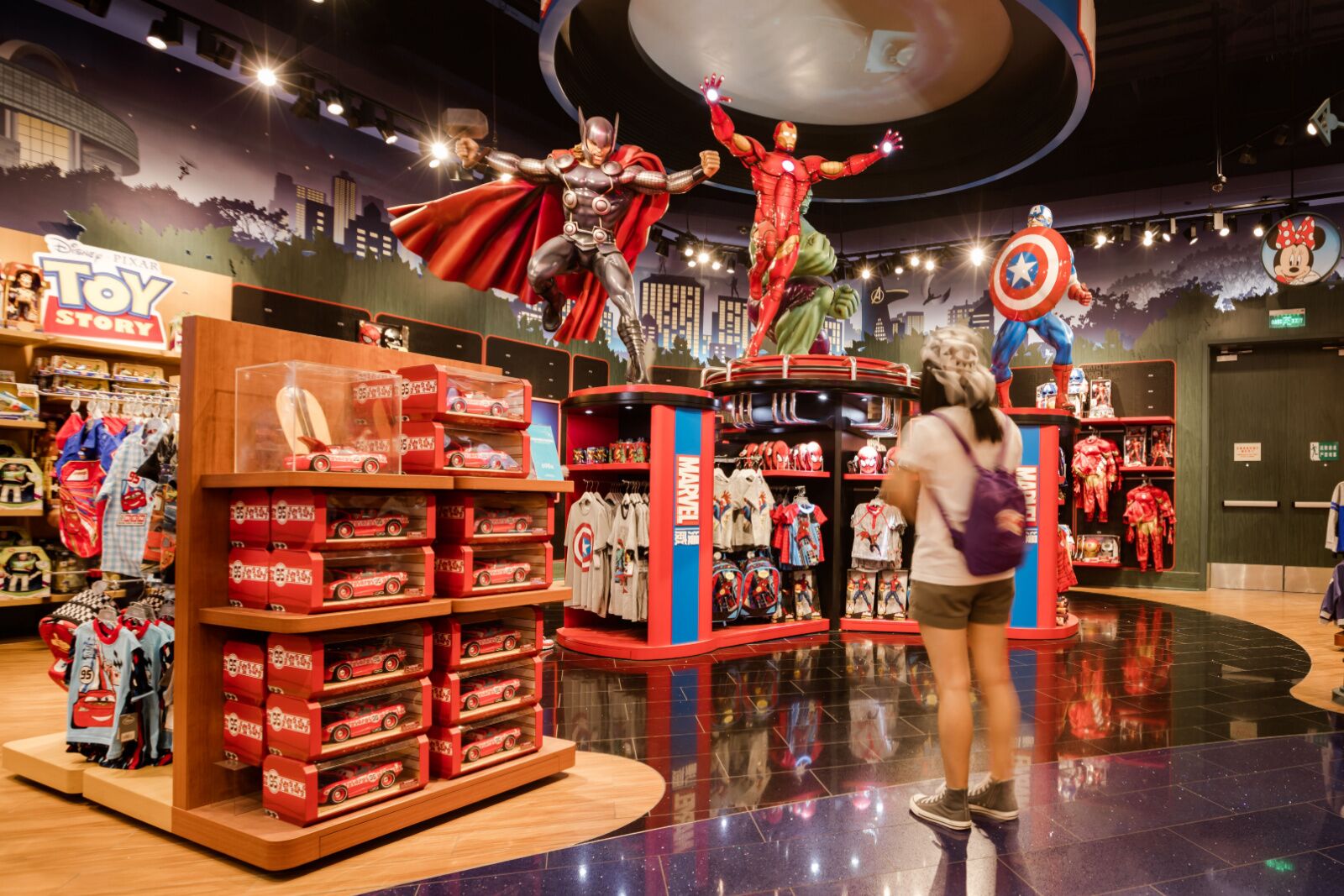 disney world tips - gift shopping 